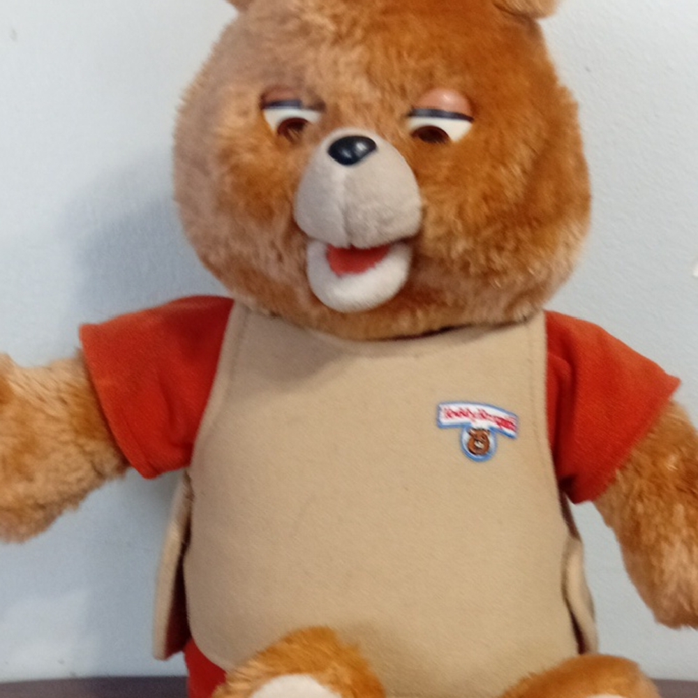 TEDDY RUXPIN Interactive Talking Bear Toy